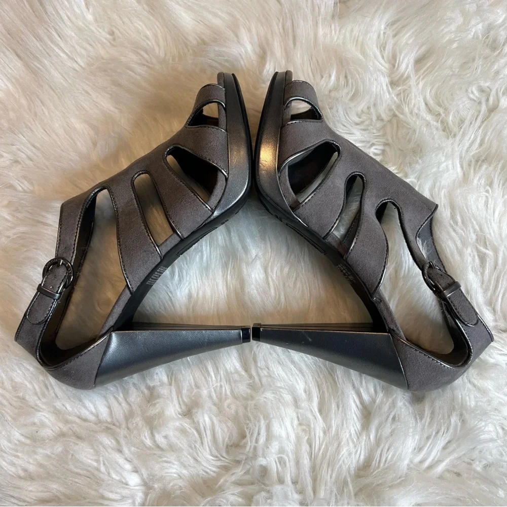 Christian Siriano for Payless High Heel Shoes 10 Open Toe Buckle faux suede gray